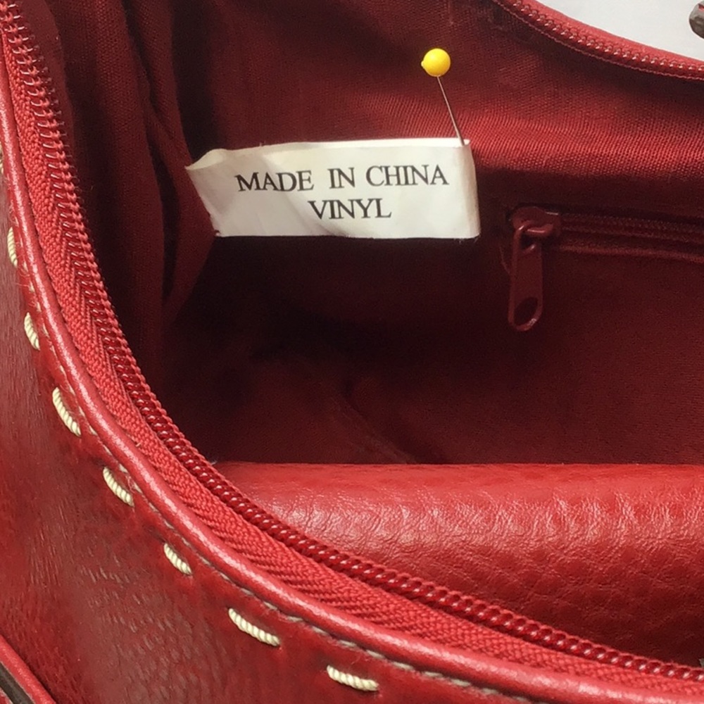 ๐น ROSETTI Red Pebble Faux Leather Secret Compartment with Wallet and Coin Purse - Picture 6 of 16
